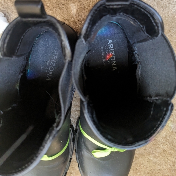 Cute goth heeled Chelsea boots - Picture 7 of 7